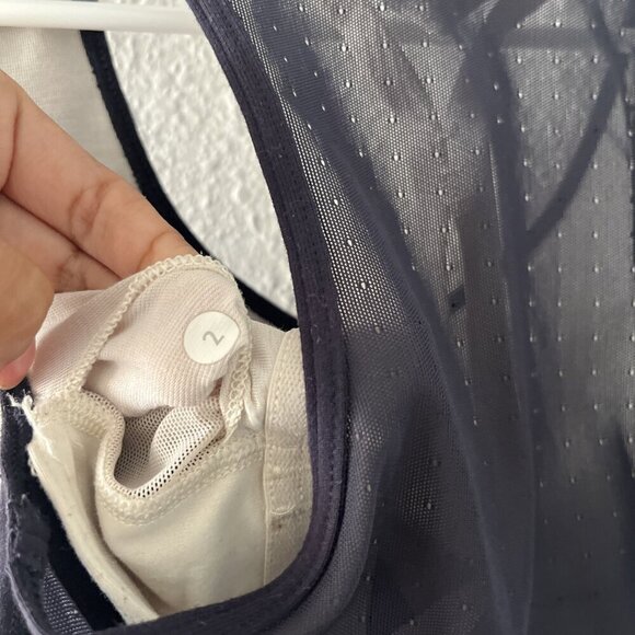 Lululemon Size 2 Navy Blue Mesh Back Tank Top w Built in Bra *Msg one insert - Picture 5 of 6